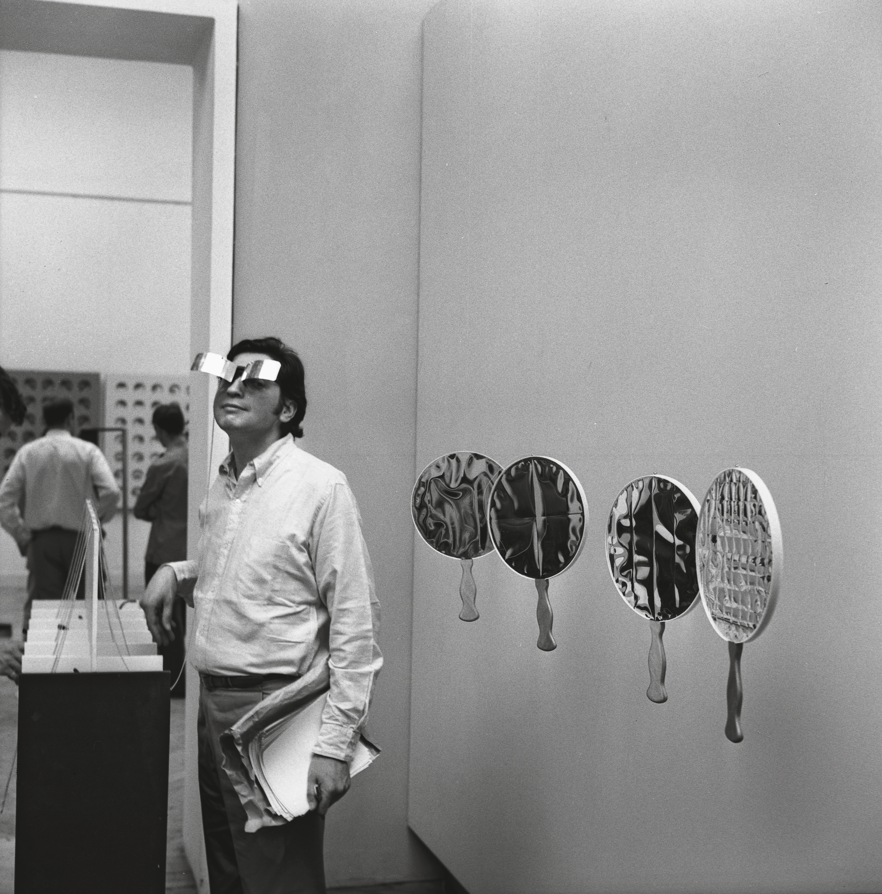 Julio Le Parc, Lunettes pour une vision autre, Venise, 1966.